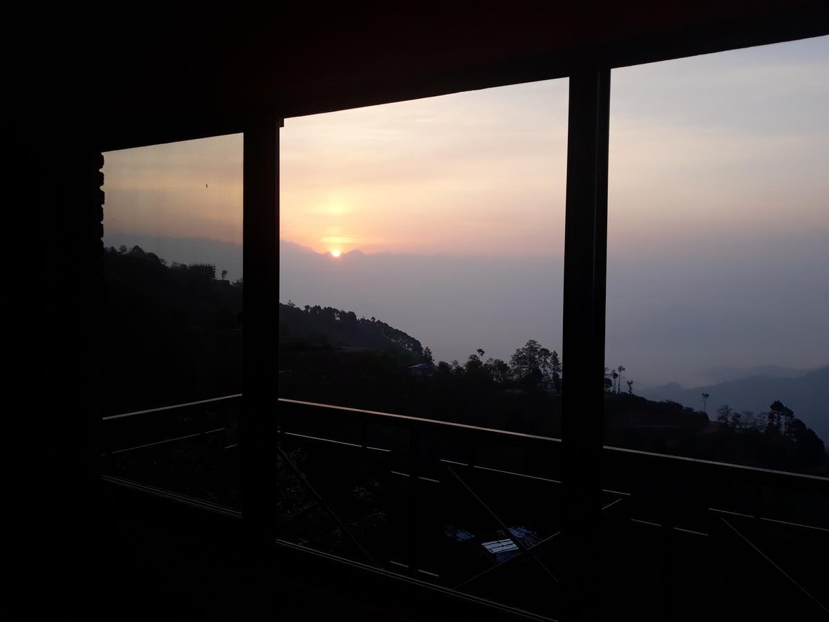 Hotel Nagarkot Holiday Inn Buitenkant foto